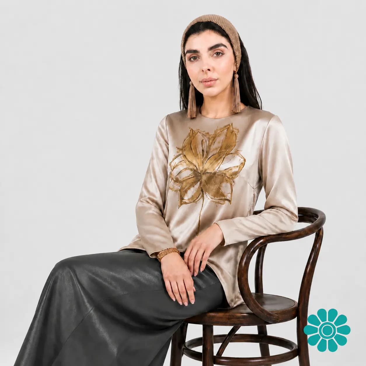 ست بلوز و سارافن ساتن " زَر گُل " — تصویر 2